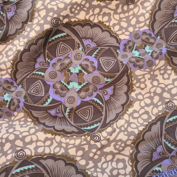 Patagonia Floral/Geometric Shorts in Size 6 - Picture 2 of 9